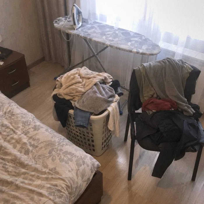 Корзина мятого белья после стирки в Новых Химках